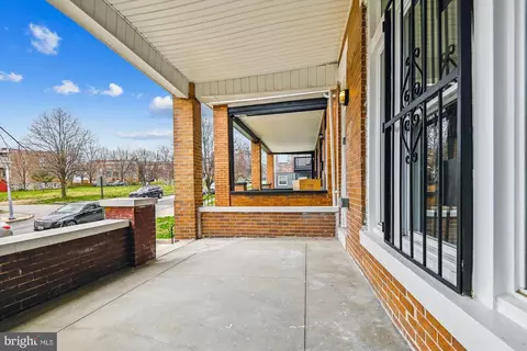 Exterior - 830 Brooks Ln, Baltimore, MD 21217 photo 5 of 7