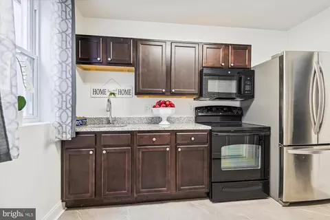 Kitchen - 830 Brooks Ln, Baltimore, MD 21217 photo 2 of 2