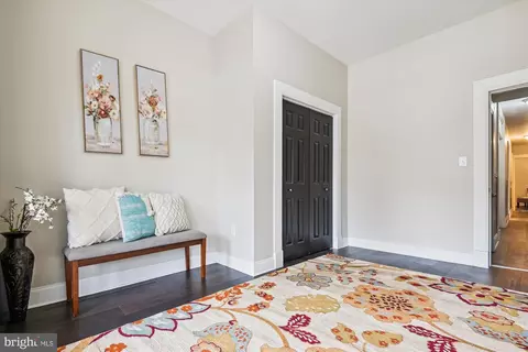 Entry Way - 830 Brooks Ln, Baltimore, MD 21217 photo 3 of 4
