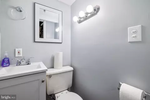 Bath - 3012 Grantley Ave, Baltimore, MD 21215 photo 2 of 2