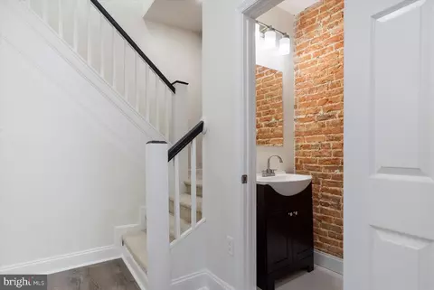 421 E 21st St, Baltimore, MD 21218 photo 6