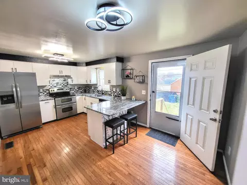 2520 Huron St, Baltimore, MD 21230 photo 4