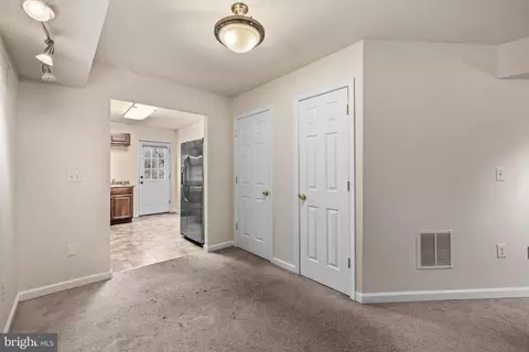 417 Pitman Pl, Baltimore, MD 21202 photo 8