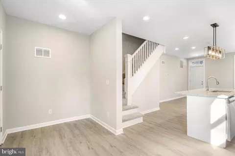 2725 E Strathmore Ave, Baltimore, MD 21214 photo 16