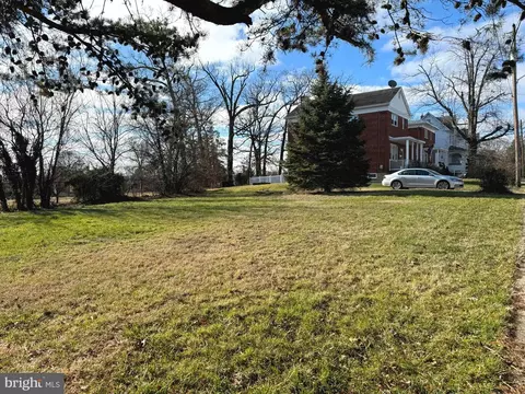 4523 Weitzel Ave, Baltimore, MD 21214 photo 2