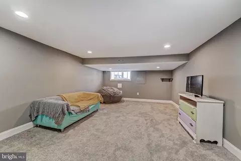 425 E 28th St, Baltimore, MD 21218 photo 19