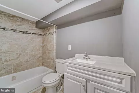 425 E 28th St, Baltimore, MD 21218 photo 18
