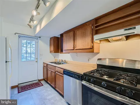 229 S Regester St, Baltimore, MD 21231 photo 12