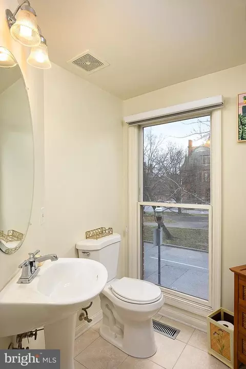 1905 Eutaw Pl, Baltimore, MD 21217 photo 14