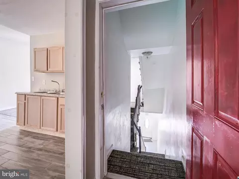 Entry Way - 1420 Madison Ave, Baltimore, MD 21217 photo 8 of 12