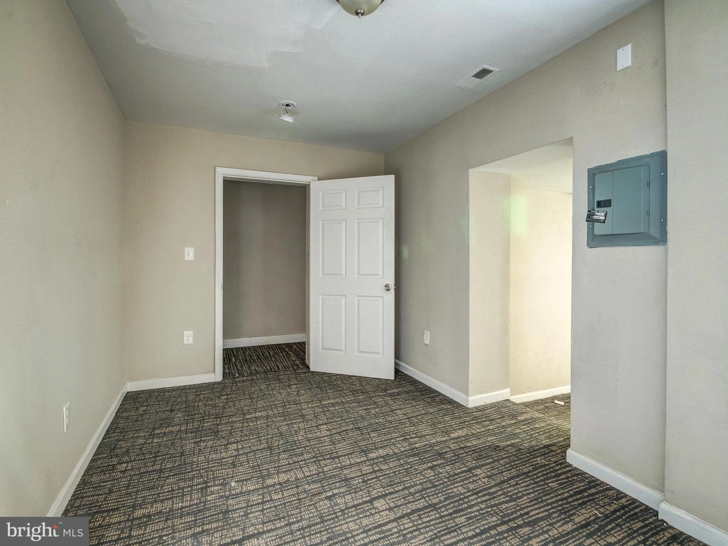 Bedroom - 1420 Madison Ave, Baltimore, MD 21217 photo 1 of 2