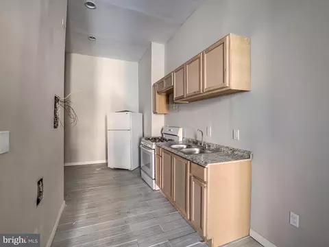 Kitchen - 1420 Madison Ave, Baltimore, MD 21217 photo 2 of 9