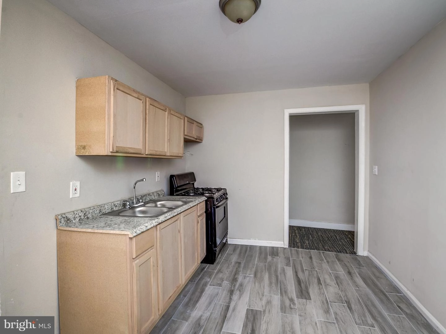 Kitchen - 1420 Madison Ave, Baltimore, MD 21217 photo 5 of 9