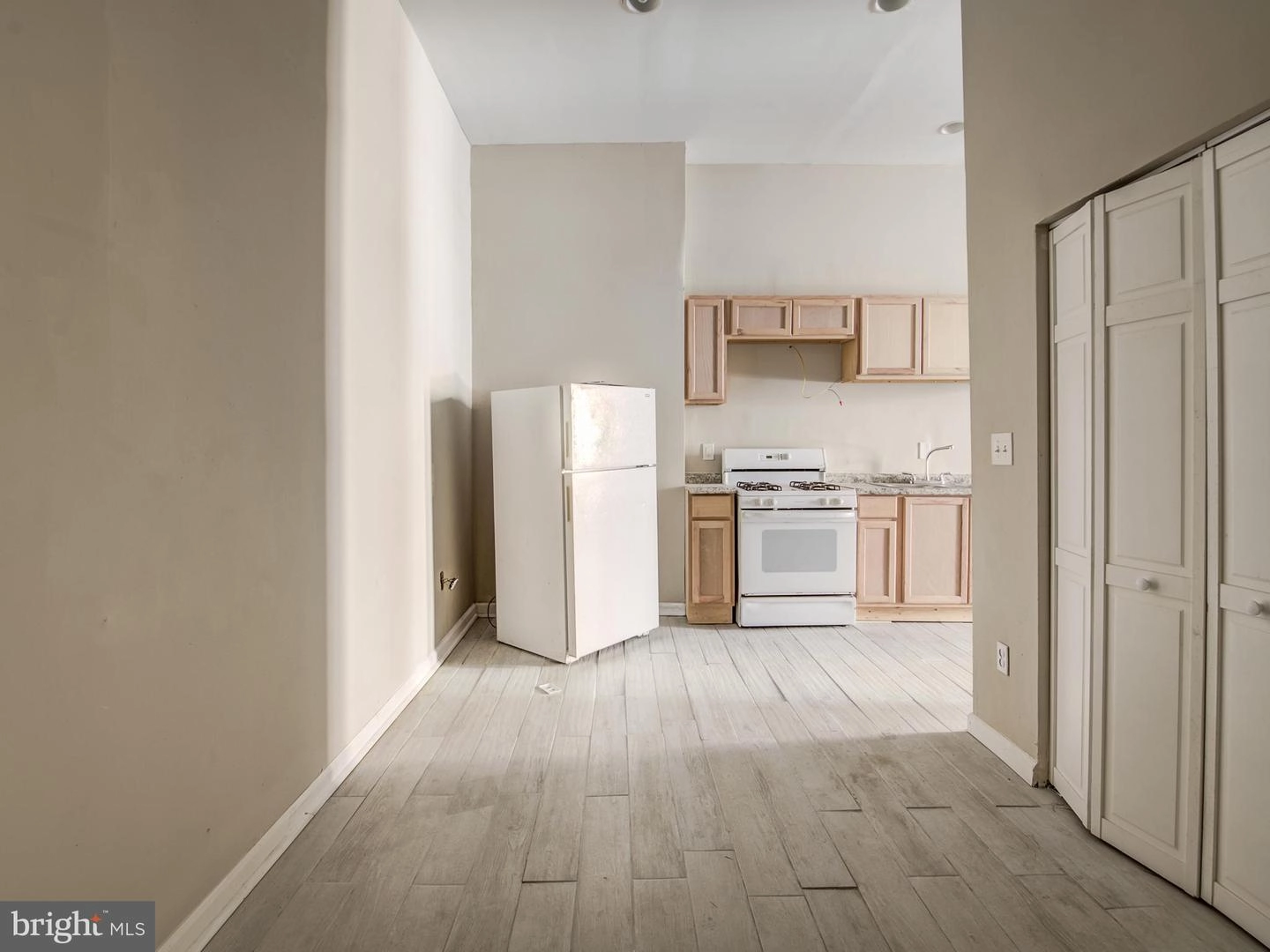 Kitchen - 1420 Madison Ave, Baltimore, MD 21217 photo 3 of 9