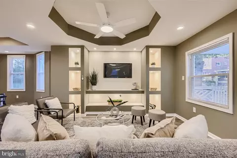 Living - 915 Cator Ave, Baltimore, MD 21218 photo 1 of 6