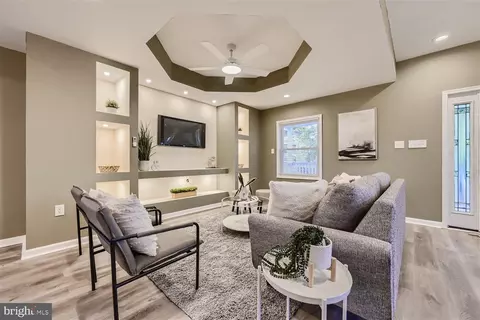 Living - 915 Cator Ave, Baltimore, MD 21218 photo 5 of 6