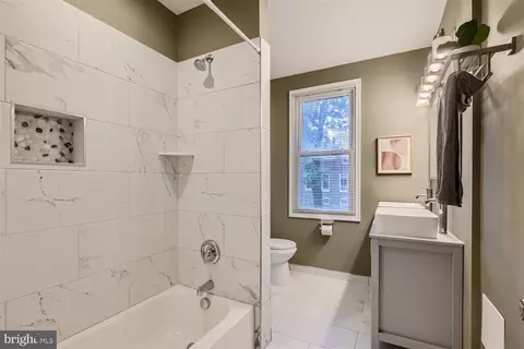 Bath - 915 Cator Ave, Baltimore, MD 21218 photo 4 of 6