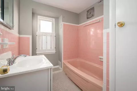 5718 Cedella Ave, Baltimore, MD 21206 photo 9
