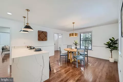 Dining - 410 Drury Ln, Baltimore, MD 21229 photo 1 of 11