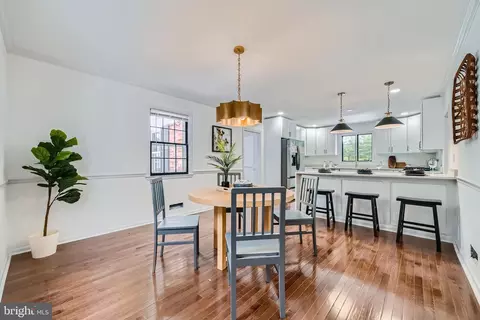 Dining - 410 Drury Ln, Baltimore, MD 21229 photo 4 of 11
