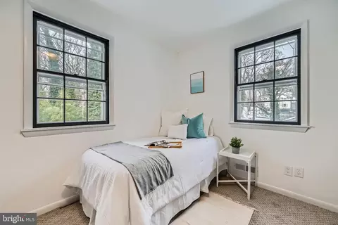 Bedroom - 410 Drury Ln, Baltimore, MD 21229 photo 6 of 14