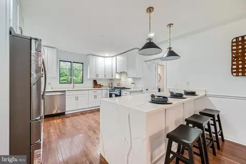 Kitchen - 410 Drury Ln, Baltimore, MD 21229 photo 1 of 11