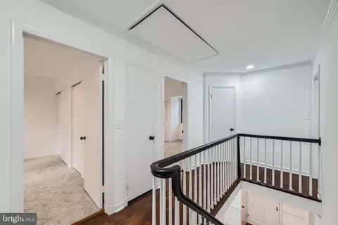 Entry Way - 410 Drury Ln, Baltimore, MD 21229 photo 13 of 16