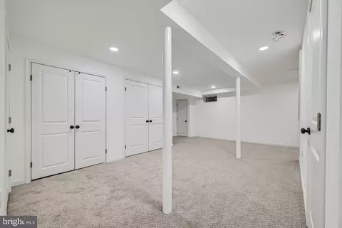 Entry Way - 410 Drury Ln, Baltimore, MD 21229 photo 15 of 16