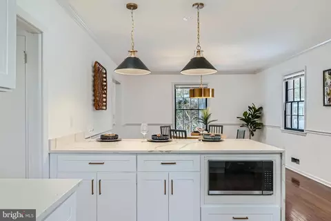 Kitchen - 410 Drury Ln, Baltimore, MD 21229 photo 5 of 11