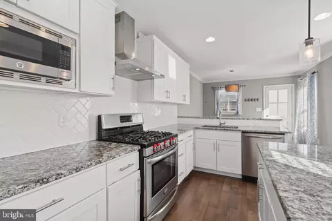 Kitchen - 817 S Streeper St, Baltimore, MD 21224 photo 3 of 5