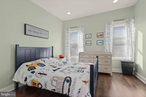 Bedroom - 817 S Streeper St, Baltimore, MD 21224 photo 4 of 5