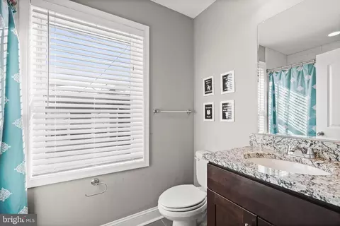 Bath - 817 S Streeper St, Baltimore, MD 21224 photo 4 of 6