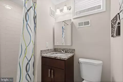 Bath - 817 S Streeper St, Baltimore, MD 21224 photo 5 of 6