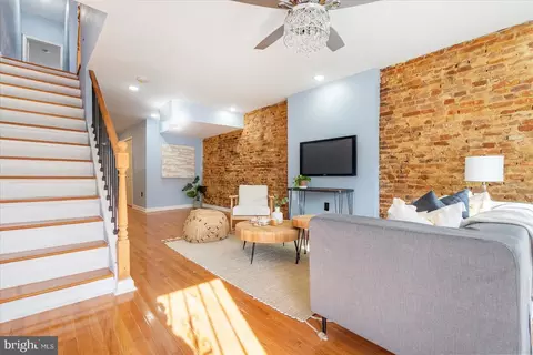 Living - 1802 E Lanvale St, Baltimore, MD 21213 photo 2 of 3