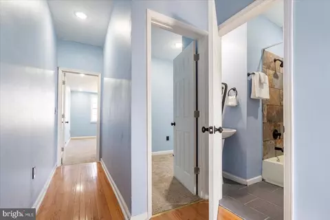 Entry Way - 1802 E Lanvale St, Baltimore, MD 21213 photo 3 of 3