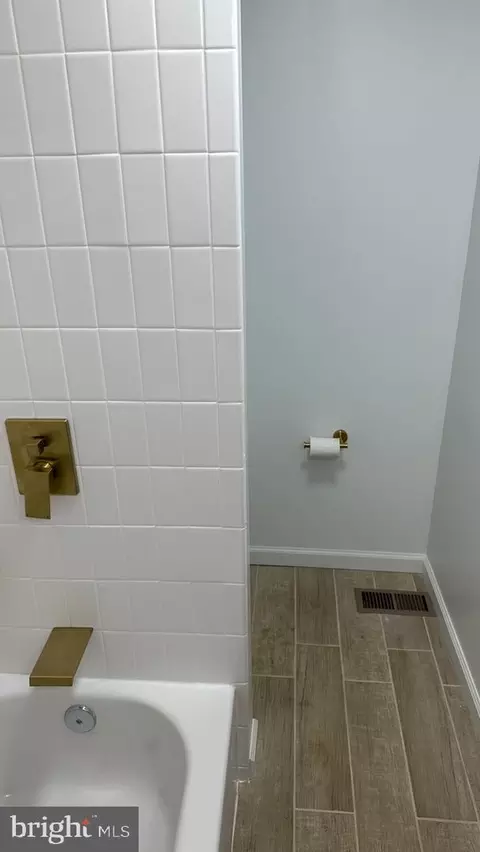 Bath - 3518 Hickory Ave, Baltimore, MD 21211 photo 9 of 12