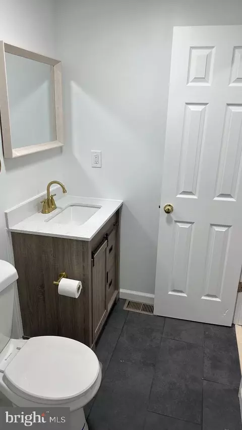 Bath - 3518 Hickory Ave, Baltimore, MD 21211 photo 4 of 12