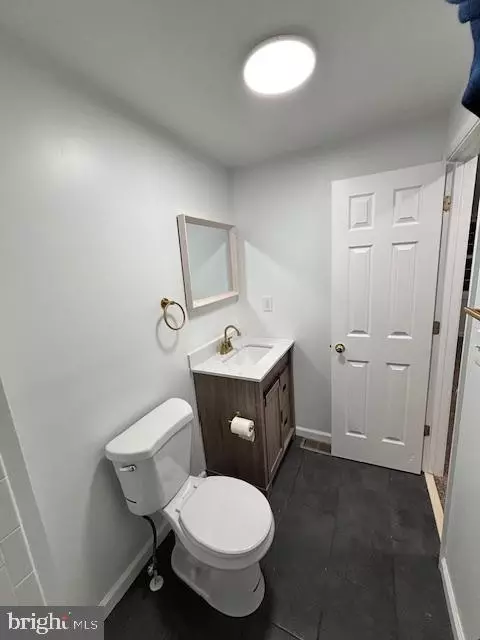 Bath - 3518 Hickory Ave, Baltimore, MD 21211 photo 5 of 12