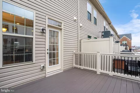 884 S Macon St, Baltimore, MD 21224 photo 8