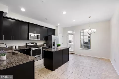 884 S Macon St, Baltimore, MD 21224 photo 5