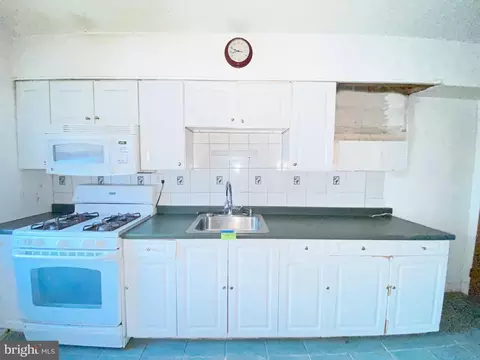 604 N Chapelgate Ln, Baltimore, MD 21229 photo 17