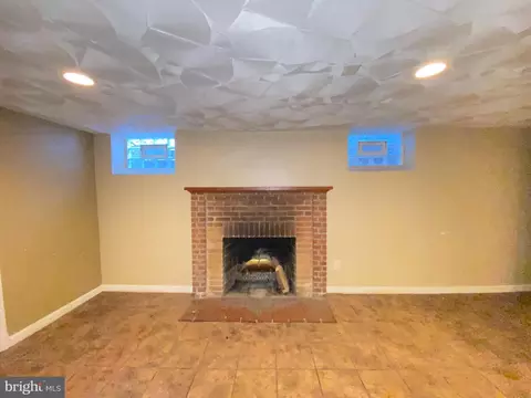 604 N Chapelgate Ln, Baltimore, MD 21229 photo 41