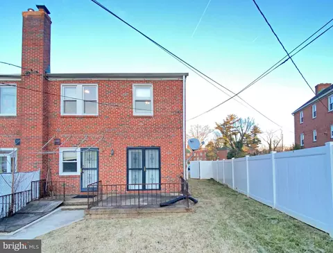 604 N Chapelgate Ln, Baltimore, MD 21229 photo 4
