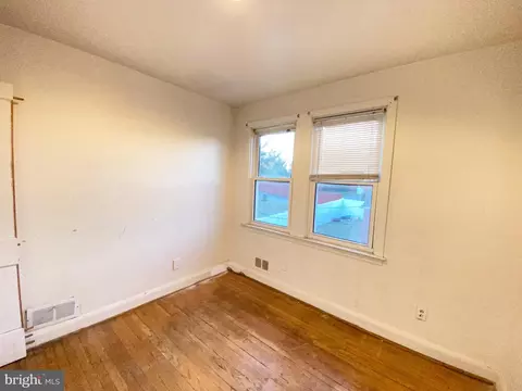 604 N Chapelgate Ln, Baltimore, MD 21229 photo 32