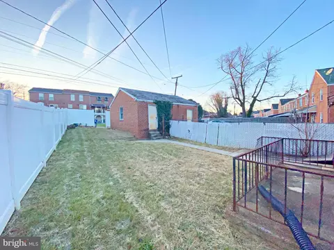 604 N Chapelgate Ln, Baltimore, MD 21229 photo 5