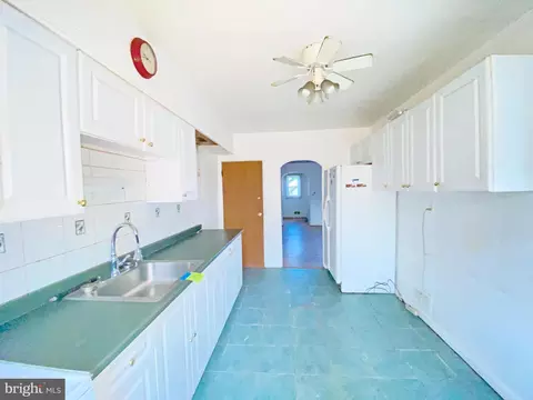 604 N Chapelgate Ln, Baltimore, MD 21229 photo 19