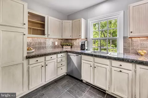 Kitchen - 203 Deepdene Rd, Baltimore, MD 21210 photo 3 of 6