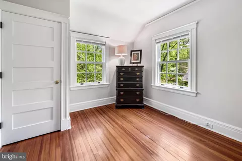 Bedroom - 203 Deepdene Rd, Baltimore, MD 21210 photo 4 of 6