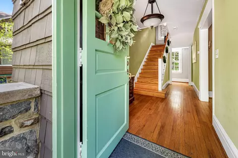 Entry Way - 203 Deepdene Rd, Baltimore, MD 21210 photo 1 of 4