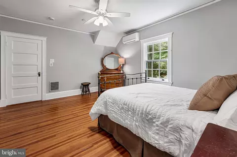 Bedroom - 203 Deepdene Rd, Baltimore, MD 21210 photo 3 of 6